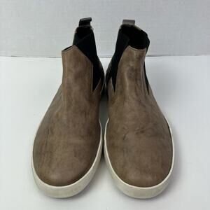 CLOUD Footwear Womens Viva Slip-on Mid Top Sneakers Tan Taupe w Black Star Gore